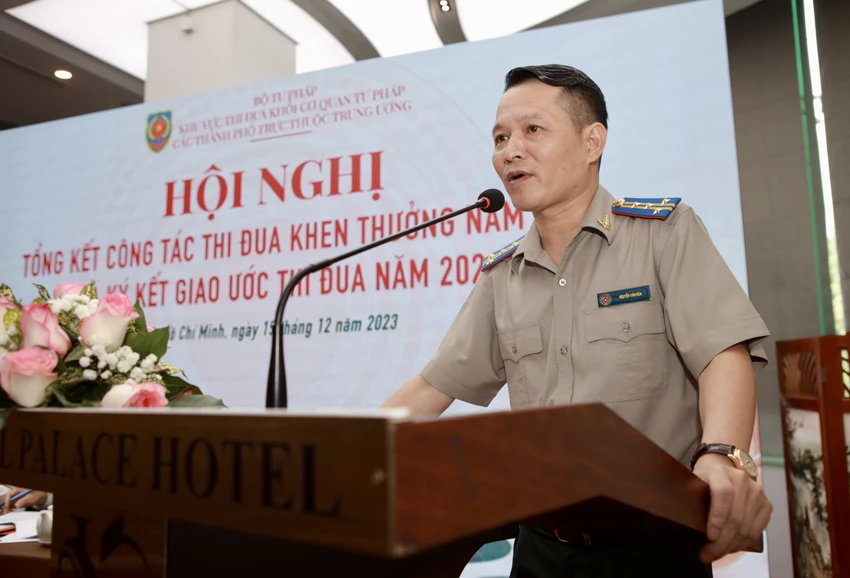 Ông Nguyễn Văn Hòa, Phó Cục trưởng Cục THADS TP.HCM (Phó trưởng khu vực thi đua năm 2023) phát biểu tại hội nghị. Ảnh: NGUYỆT NHI cuc-truong-thads-tphcm-nguyen-van-hoa.jpg