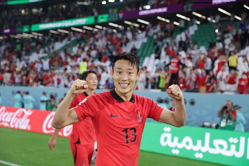 Son Jun-ho trong màu áo đội tuyển Hàn Quốc tại World Cup 2022. Ảnh: GETTY tuyển thủ Hàn Quốc dàn xếp tỉ số