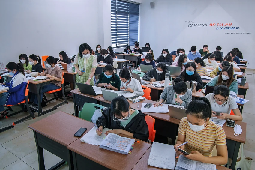Một buổi dạy và học tại ĐH Kinh tế TP.HCM. Ảnh: NTCC chương trình chất lượng cao học phí