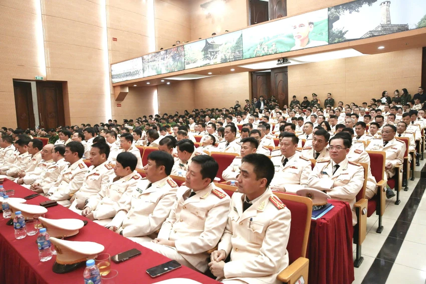 Toàn cảnh hội nghị. Ảnh: CA z6360438342851_03296e103b9b0467f0e8767bffb8d267.jpg