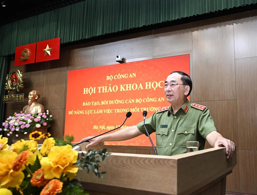 Thứ trưởng Trần Quốc Tỏ phát biểu tổng kết Hội thảo. Ảnh CA can-bo-cong-an.jpg