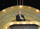 Đinh Kiến Phong bị cua kẹp khi chơi game show 'Đại chiến âm nhạc' ảnh 7 Ca sĩ Việt Quang đầy năng lượng bên Võ Đăng Khoa và Bá Thắng