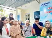 Cô Tiên lập cú đúp, Sơn Tùng M-TP và Hải Tú vắng ở Wechoice ảnh 6 Lý Hùng khóc nghẹn trong lễ khánh thành viện dưỡng lão nghệ sĩ