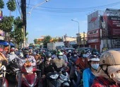 Gò Vấp tạm xả chốt kiểm dịch vào giờ cao điểm, hết ùn ứ ảnh 17 Ùn ứ tại nhiều chốt kiểm soát dịch COVID-19 ở Gò Vấp