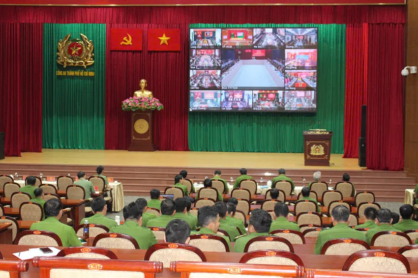 cong-an-tp-hcm-quyet-liet-siet-an-toan-pccc-tai-chung-cu (3).jpg