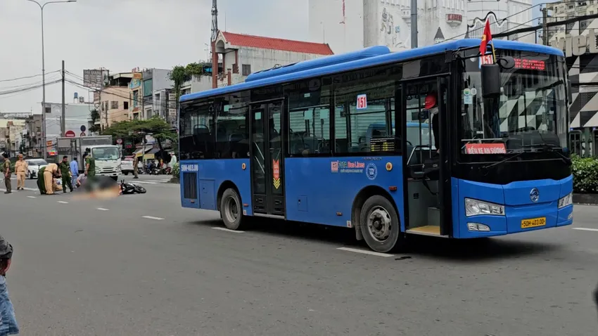 Va chạm khiến nữ sinh năm nhất tử vong trên đường đến trường học. Ảnh: HT Va chạm xe buýt, nữ sinh năm nhất tử vong trên đường đến trường