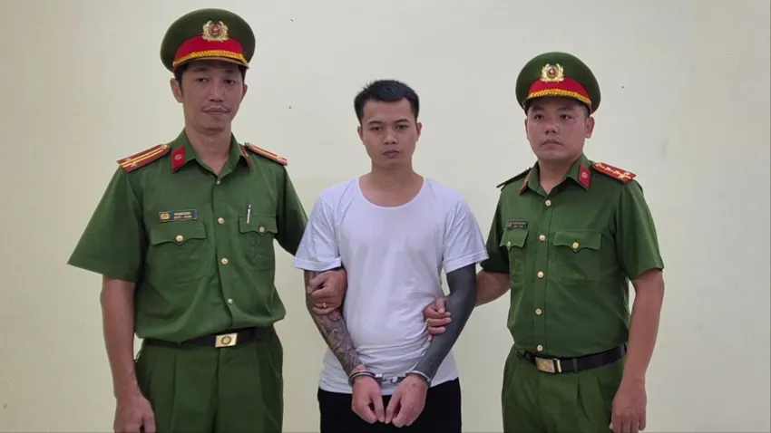 Công an TP.HCM khởi tố bắt giam Lê Anh Điệp - chủ kênh tiktok Tàng Keng Ông Trùm". Ảnh: CA tiktoker-tang-keng-ong-trum-bi-cong-an-tp-hcm-bat-giam (1).jpg