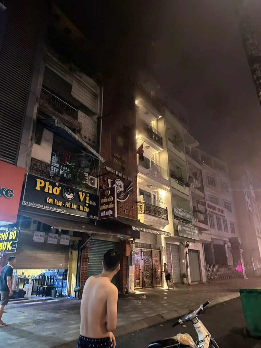 vu-chay-quan-an-o-quan-1-cu-4-nguoi-chet-2-nguoi-bi-thuong (3).jpg