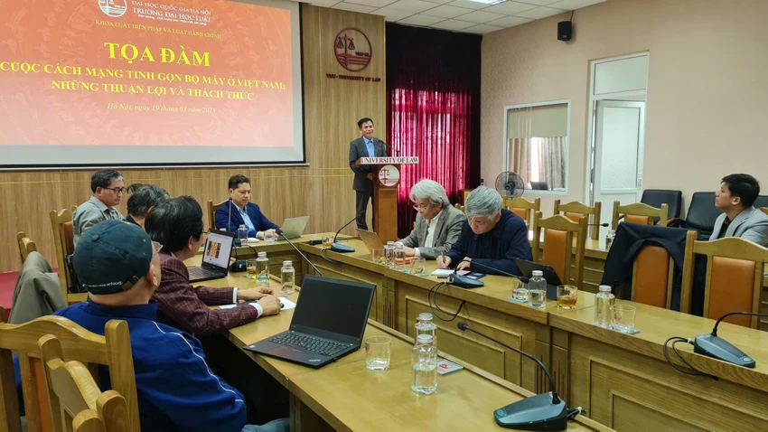 GS Hoàng Thế Liên, nguyên Thứ trưởng Bộ Tư pháp chia sẻ cảm nhận về cuộc cách mạng tinh gọn tổ chức bộ máy đang diễn ra. Chính quyền địa phương hai cấp