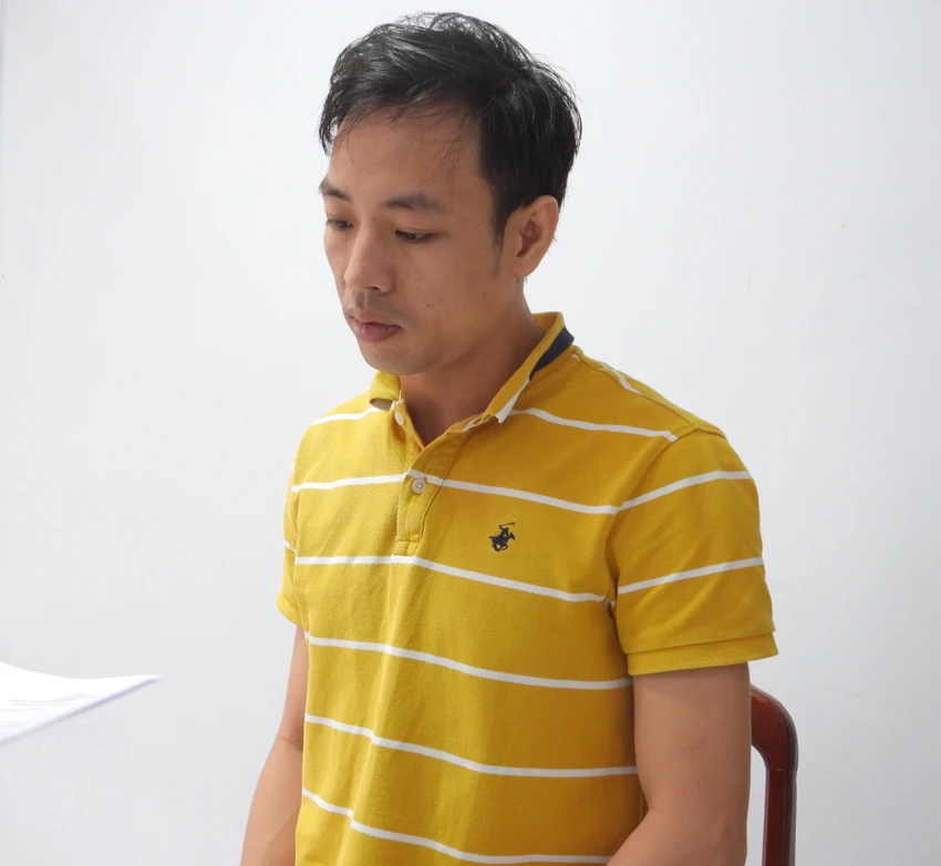 Bằng cách nhờ người đóng giả nhân viên tín dụng, Long đã thực hiện được cú lừa đối với bị hại. Ảnh: CA. nhân viên tín dụng.JPG