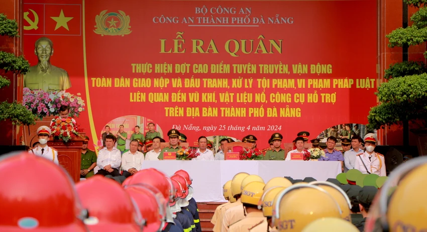 Huy động tối đa lực lượng tham gia đấu tranh xử lý tội phạm liên quan đến vũ khí. Ảnh: MINH TRƯỜNG. cong-an-tp-da-nang-toan.JPG