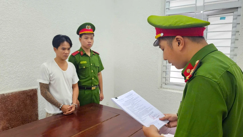 Võ Văn Sang tại cơ quan công an. Ảnh: CA. xe trộm cắp