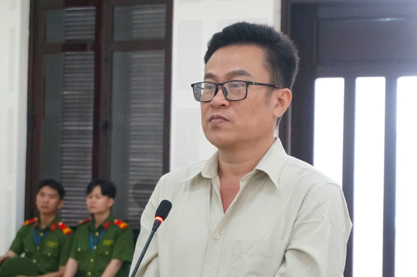 Tiến khai nhận hành vi của mình tại toà. Ảnh: MT. mua bán bất động sản