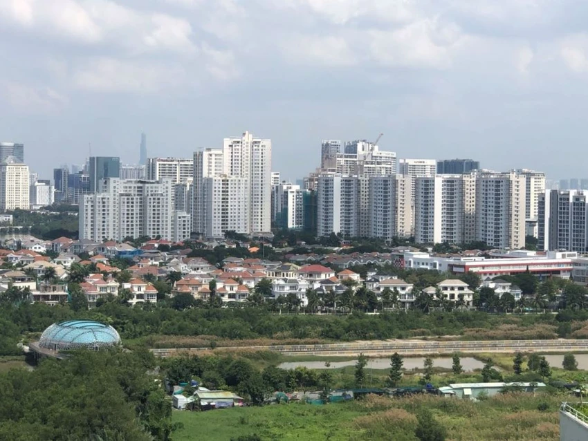 Nếu các chi phí không được hạch toán đầy đủ thì người dân sẽ phải gánh điều này thông qua giá nhà ngày càng tăng cao. giá nhà tăng cao.jpg