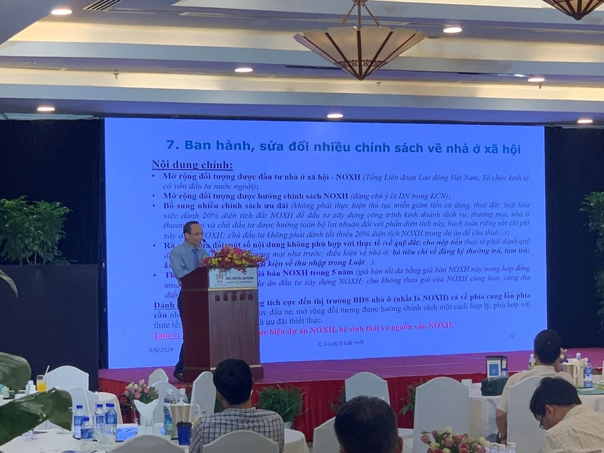 Các doanh nghiệp đều ngóng chờ 3 luật mới có hiệu lực. Ảnh minh họa: PHƯƠNG MINH hinh 5 2 2.jpg