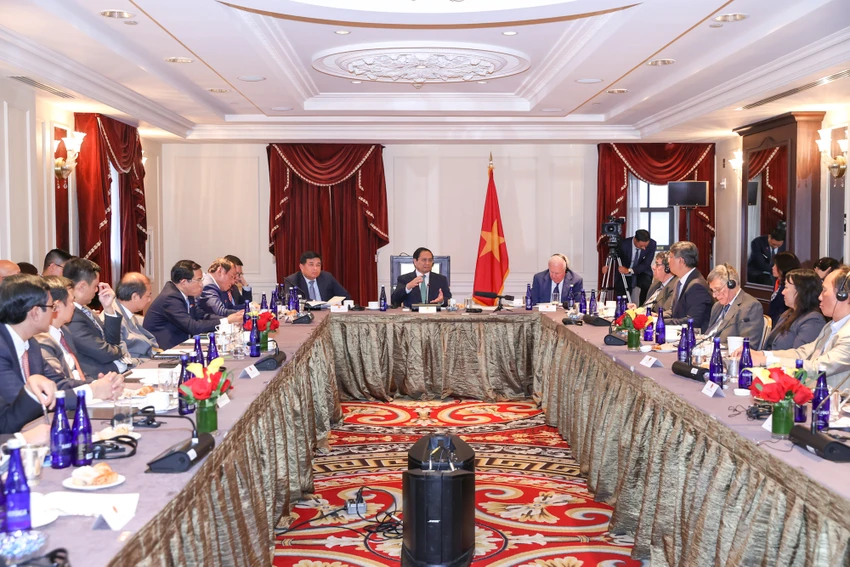 Thủ tướng Phạm Minh Chính tại tọa đàm chính sách với các giáo sư, chuyên gia kinh tế, nhà nghiên cứu hàng đầu đến từ các trường đại học Harvard, Columbia, Yale. Ảnh: VGP thu-tuong-pham-minh-chinh-toa-dam-voi-hoc-gia-my.jpeg