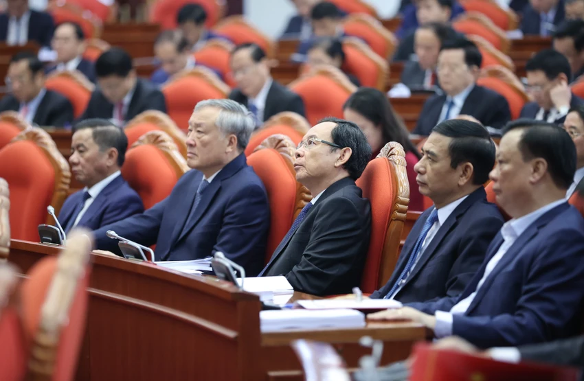 Các đại biểu tham dự Hội nghị Trung ương 9. 1-tong-bi-thu-nguyen-phu-trong-chu-tri-hoi-nghi-trung-uong-9-khoa-xiii (1).jpg
