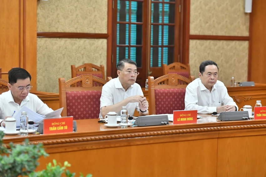 Các lãnh đạo Đảng, Nhà nước và các thành viên Tiểu ban dự cuộc họp. Ảnh: VGP tong-bi-thu-chu-tich-nuoc-to-lam-chu-tri-hop-tieu-ban-nhan-su-dai-hoi-xiv-cua-dang-3.jpeg