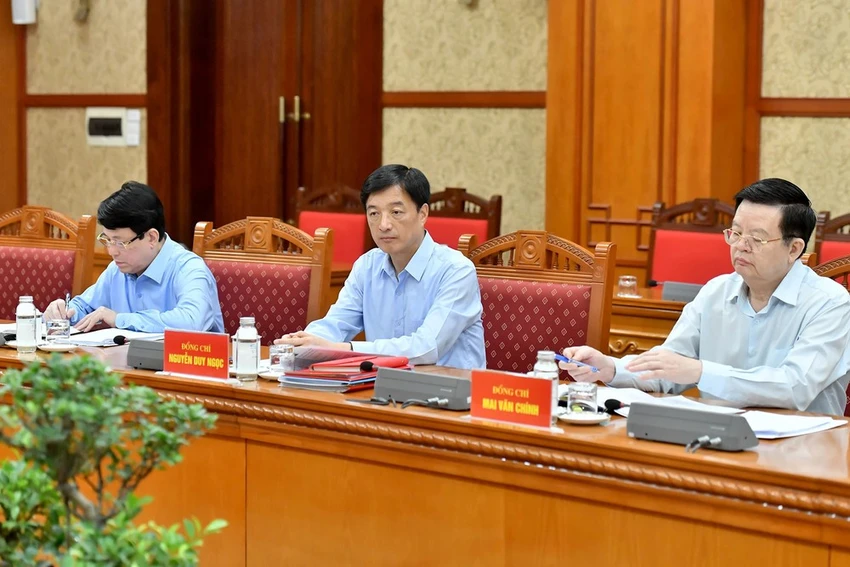 Các lãnh đạo Đảng, Nhà nước và các thành viên Tiểu ban dự cuộc họp. Ảnh: VGP tong-bi-thu-chu-tich-nuoc-to-lam-chu-tri-hop-tieu-ban-nhan-su-dai-hoi-xiv-cua-dang-5.jpeg