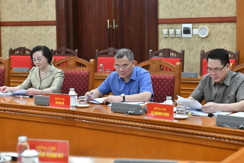 Các thành viên Tiểu ban dự cuộc họp. Ảnh: VGP tong-bi-thu-chu-tich-nuoc-to-lam-chu-tri-hop-tieu-ban-nhan-su-dai-hoi-xiv-cua-dang-6.jpeg