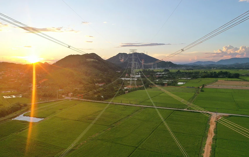 Tổng Bí thư, Chủ tịch nước Tô Lâm yêu cầu có tổng kết, nhân rộng kinh nghiệm triển khai dự án đường dây 500 Kv mạch 3 Quảng Trạch (Quảng Bình) - Phố Nối (Hưng Yên) để rút ngắn thời gian thực hiện các công trình, dự án đầu tư công trọng điểm, quan trọng quốc gia. Ảnh: EVN Tổng Bí thư, Chủ tịch nước: Xử lý nghiêm cá nhân, tập thể có hành vi gây thất thoát, lãng phí tài sản công