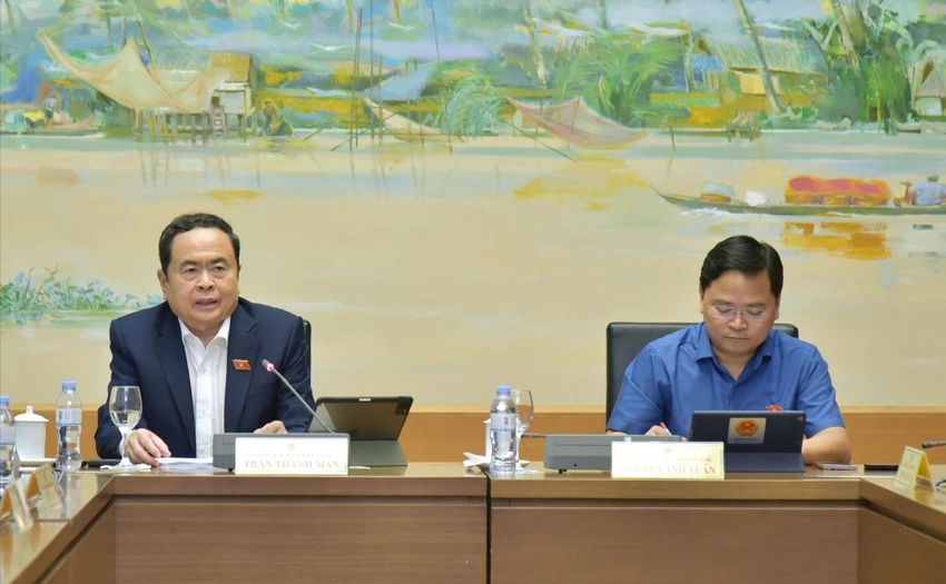 Chủ tịch Quốc hội Trần Thanh Mẫn tại phiên thảo luận tổ về Luật Sĩ quan Quân đội nhân dân Việt Nam. Ảnh: QH Tăng tuổi hưu sĩ quan quân đội để tránh lãng phí nguồn lực