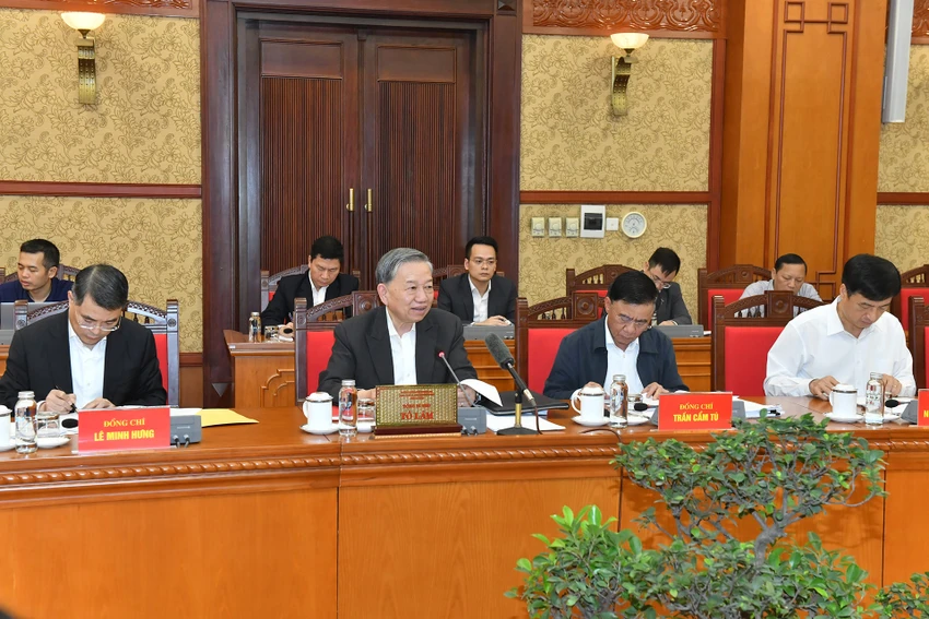 Tổng Bí thư Tô Lâm, Trưởng Ban chỉ đạo Trung ương về phát triển khoa học, công nghệ, đổi mới sáng tạo và chuyển đổi số, đã chủ trì phiên họp thứ hai của Ban Chỉ đạo. Ảnh: VGP chi-dao-quan-trong-cua-tong-bi-thu-to-lam-ve-trien-khai-nghi-quyet-57-3.jpg