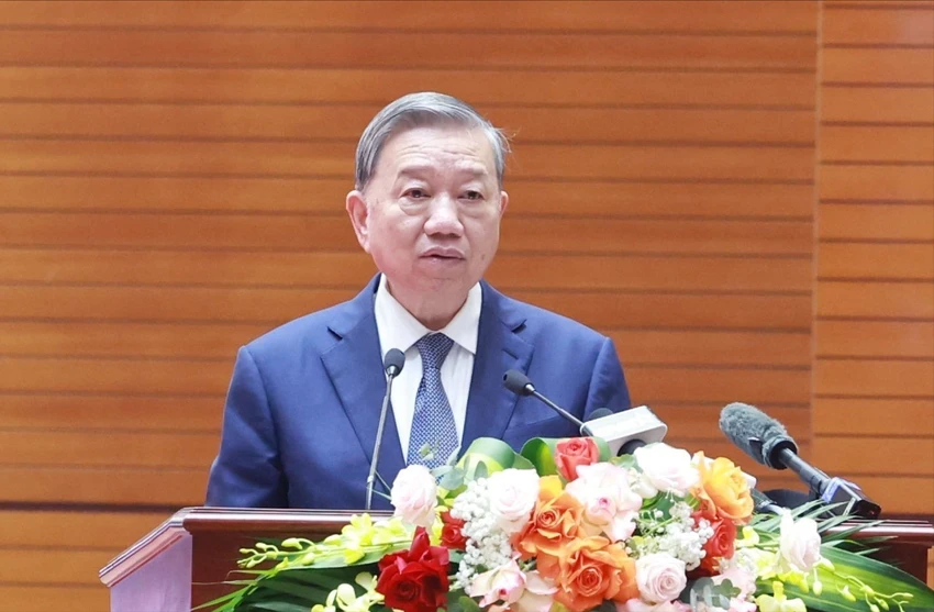 Tổng Bí thư Tô Lâm phát biểu tại buổi gặp mặt đại diện cựu chiến binh và thanh niên xung phong, cựu dân quân tự vệ tham gia kháng chiến chống Mỹ. Ảnh: TTXVN Tổng Bí thư Tô Lâm: Chúng ta đang đứng trước 3 nhiệm vụ rất quan trọng