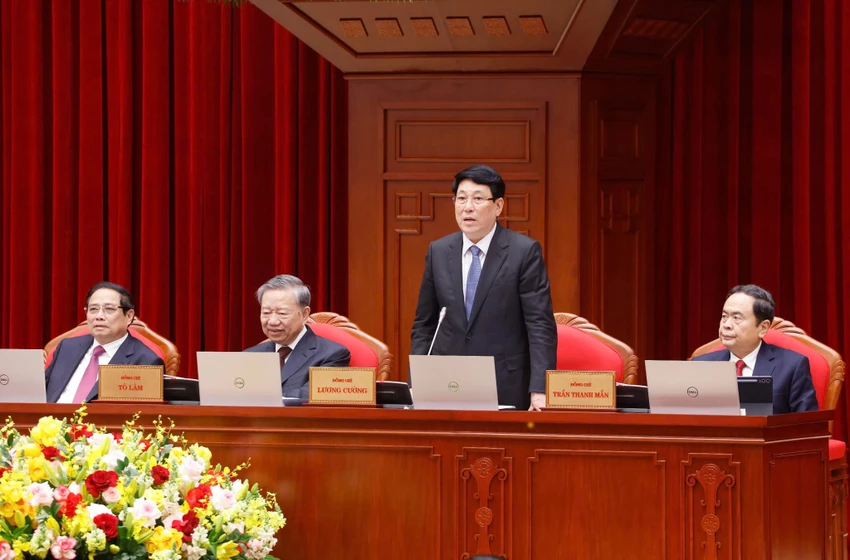 Ủy viên Bộ Chính trị, Chủ tịch nước Lương Cường điều hành Phiên khai mạc Hội nghị lần thứ 11, Trung ương khóa XIII. Ảnh: TTXVN hinh-anh-khai-mac-hoi-nghi-lan-thu-11-trung-uong-khoa-xiii-tong-bi-thu-to-lam-6.jpeg