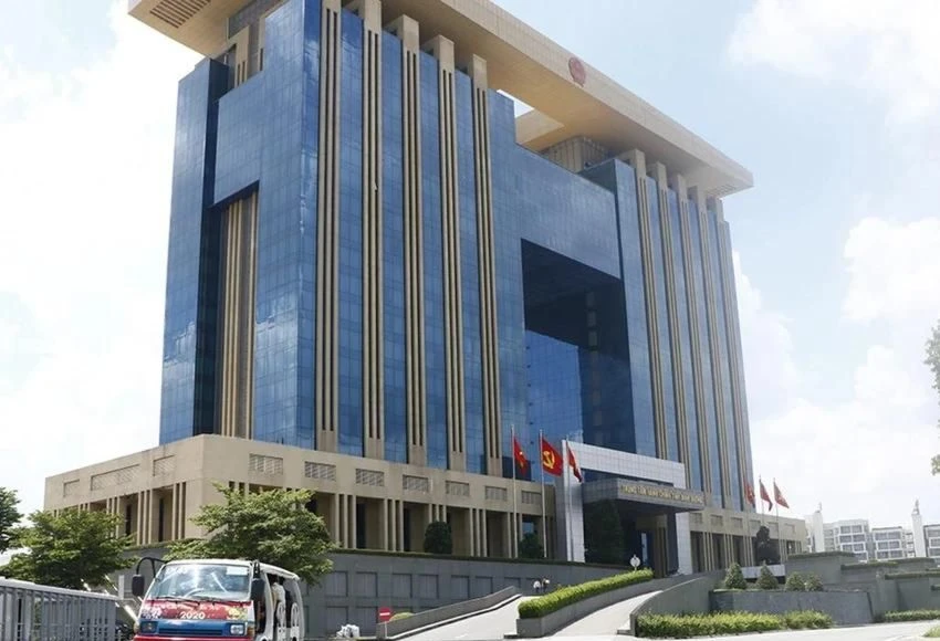 Khi sáp nhập tỉnh, các địa phương căn cứ tình hình thực tiễn có thể bố trí tỉ lệ hợp lý số lượng cán bộ làm việc đồng thời tại trụ sở hành chính của tỉnh cùng sáp nhập và tại trung tâm hành chính - chính trị của đơn vị mới. Ảnh: LÊ ÁNH phuong-an-bo-tri-noi-lam-viec-cho-can-bo-cong-chuc-sau-khi-sap-nhap-tinh.jpg