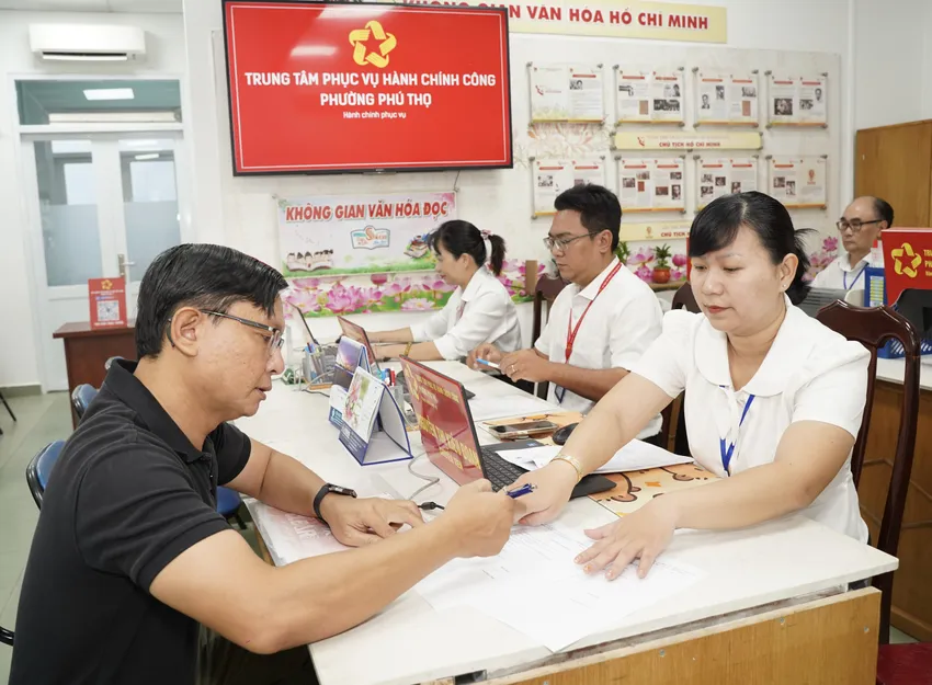 Không được yêu cầu người dân xuất trình giấy tờ đã tích hợp trên VNeID chứng thực