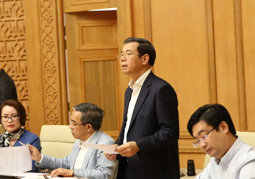 Ông Nguyễn Việt Quang, Phó Chủ tịch kiêm Tổng Giám đốc Tập đoàn Vingroup - nhà đầu tư Công ty cổ phần Đầu tư và phát triển đường sắt cao tốc Vinspeed. Ảnh: VGP khong-lien-lac-duoc-doanh-nghiep-noi-co-100-ti-usd-lam-duong-sat-toc-do-cao-4.jpg