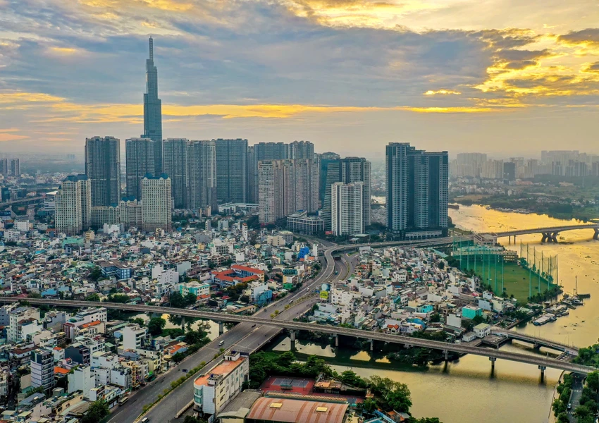 Để xây dựng bảng giá đất điều chỉnh phải dựa trên cơ sở dữ liệu về giá đất được các cơ quan, đơn vị cung cấp. Ảnh: HÀ THANH Hội đồng Thẩm định bảng giá đất TP thông tin liên quan bảng giá đất ở TP.HCM