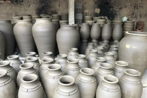 Nghề gốm Mỹ Thiện có lịch sử hàng trăm năm. Gom-my-thien.JPG