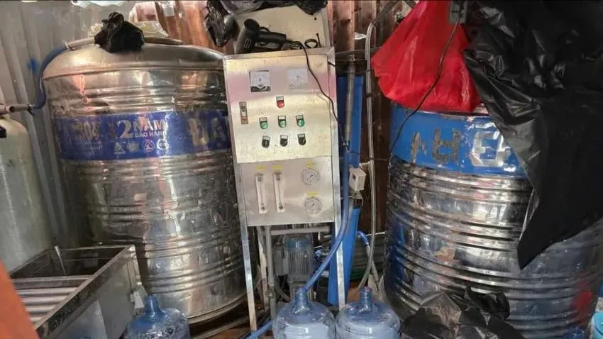 Vụ ‘phù phép’ nước máy thành nước tinh khiết bán cho người dân: Chuyên gia nói gì?