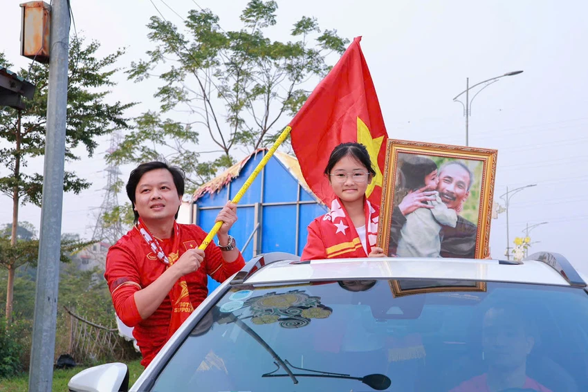 Chung kết AFF CUP 2024 Hàng ngàn cổ động viên đổ về Việt Trì.jpg