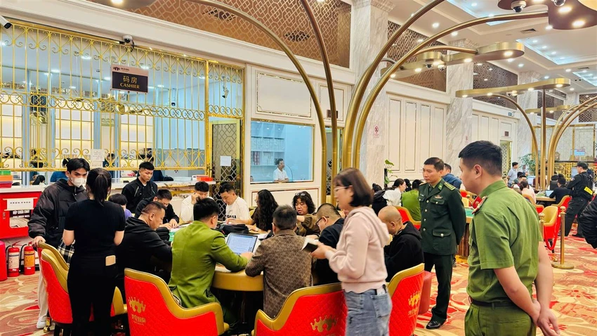 Ảnh: Công an Lào Cai Bên trong sòng bạc khủng vừa bị công an triệt phá tại Lào Cai 1.jpeg