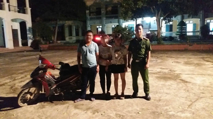 Công an xã giúp gia đình tìm được con gái 13 tuổi bị dụ đi làm quán karaoke.jpg