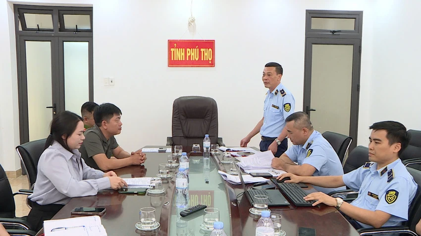 Chuyển công an điều tra vụ hơn 23.000 lọ yến chưng giả.JPG