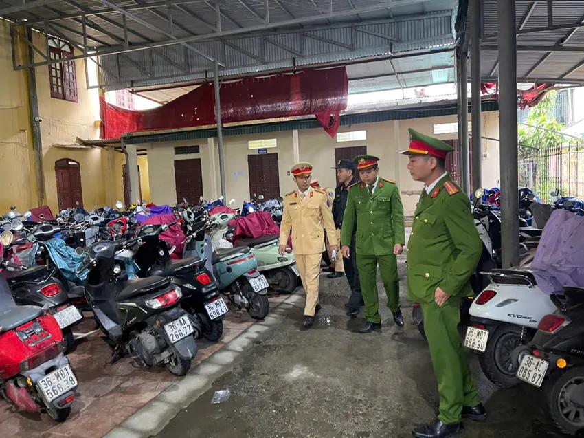 CSGT tổng kiểm tra bãi giữ xe trong và ngoài trường học trên toàn quốc 2.jpg