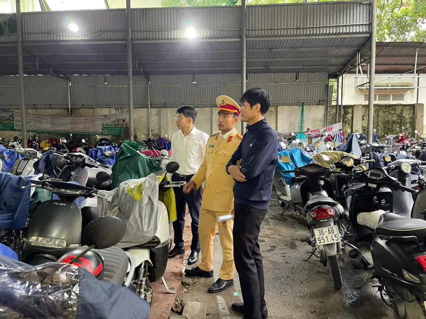 CSGT tổng kiểm tra bãi giữ xe trong và ngoài trường học trên toàn quốc.jpg