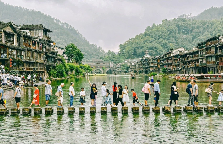 Để chọn được tour du lịch Tết Nguyên Đán phù hợp, bạn cần cân nhắc kỹ lưỡng về độ tuổi và sở thích của các thành viên trong nhóm. Ảnh: THU TRINH Tour-Tet-Nguyen-Dan-du-lich-trung-quoc.jpg
