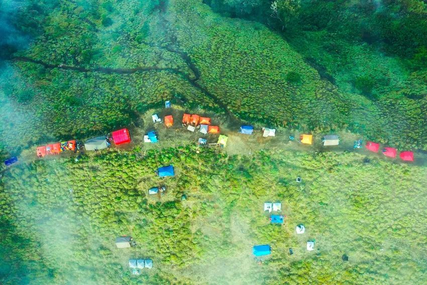 Du khách có xu hướng du lịch 2025 trải nghiệm những điểm đến hoang sơ. Ảnh: Thu Trinh du-lich-2025-xanh-h1.jpg