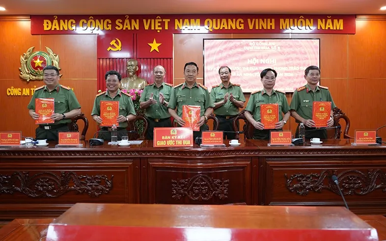 Cụm thi đua số 8, Bộ Công an ký giao ước thi đua. Bộ Công an
