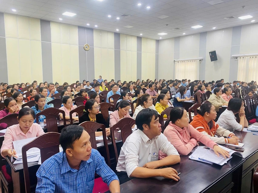 Cán bộ, công chức, viên chức tỉnh Bình Thuận tập huấn công tác văn thư, lưu trữ. khảo sát nguyện vọng