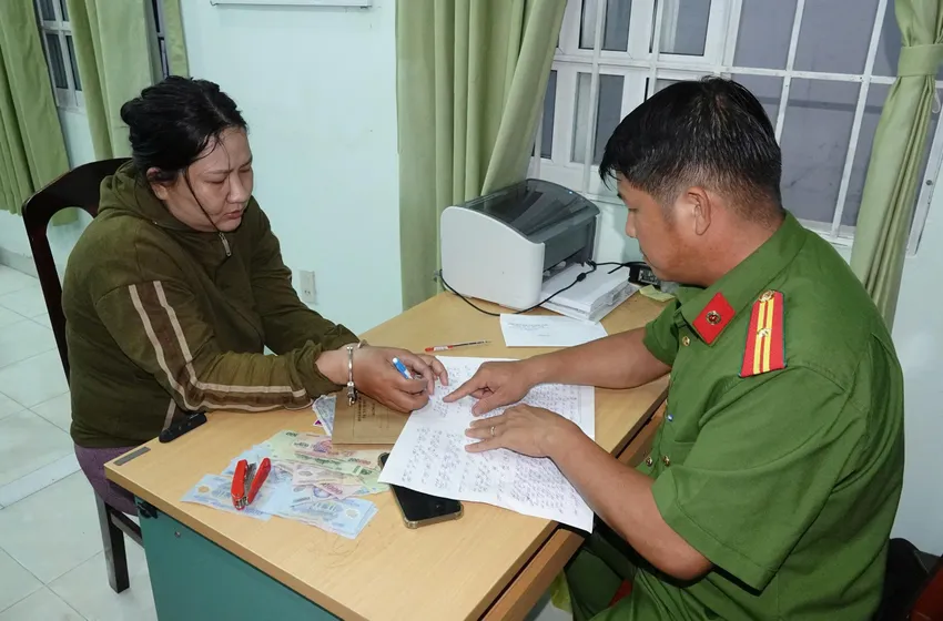cướp giật vé số