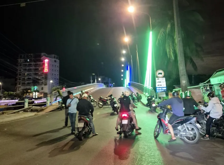 Hiện trường xảy ra vụ án mạng. cầu dục thanh