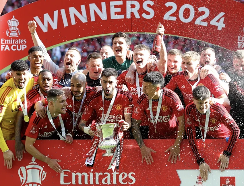 Manchester United ăn mừng chức vô địch FA Cup. ẢNH: GETTY mu-vo-dich-fa-cup.png