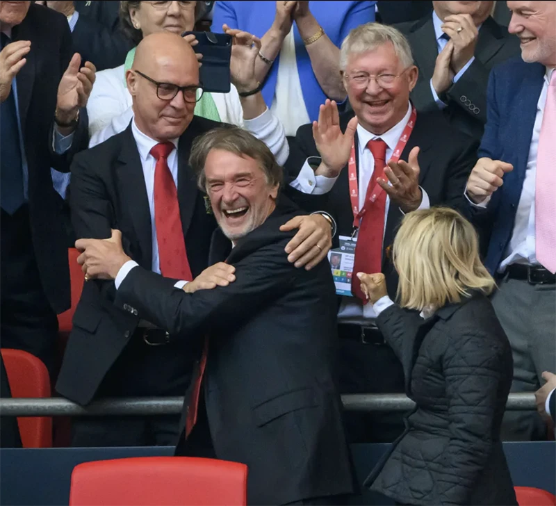 Sir Alex Ferguson nói tuyệt vời sau khi Manchester United vô địch FA Cup. ẢNH: ALAMY sir-jim-ratcliffe-mu.png