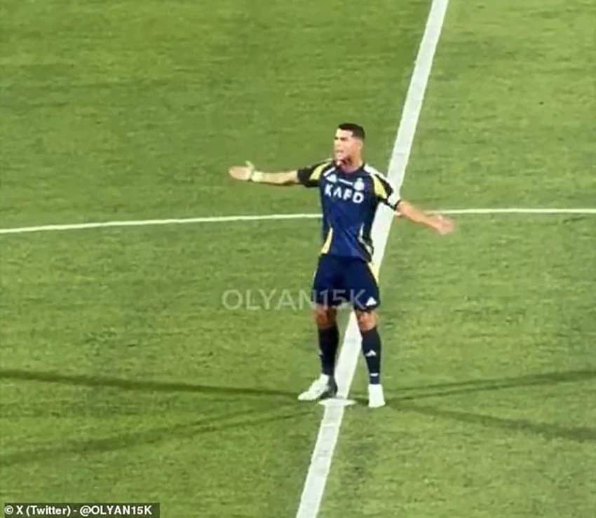 Ronaldo nổi giận với các đồng đội ở Al Nassr. ẢNH: X Ronaldo nổi giận với các đồng đội ở Al Nassr